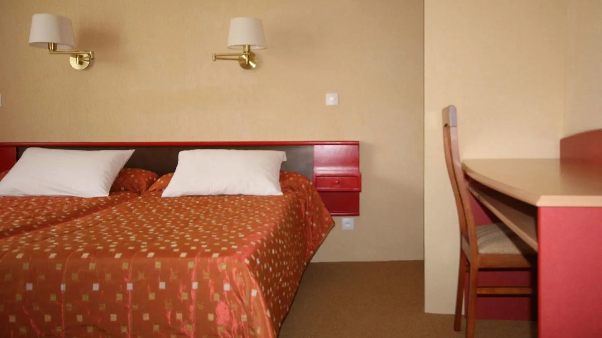 Hotel Atlantic Λούρδη 3*,