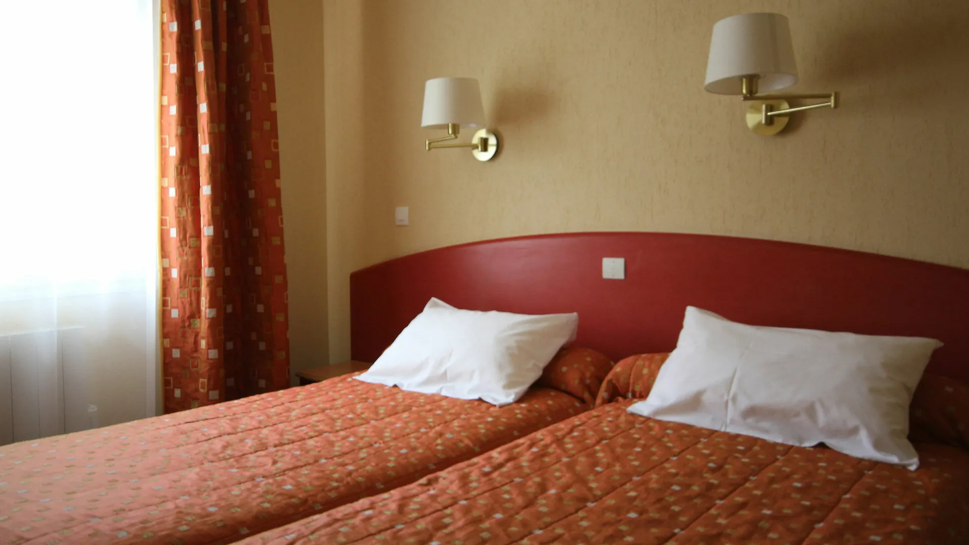 Hotel Atlantic Λούρδη 3*,