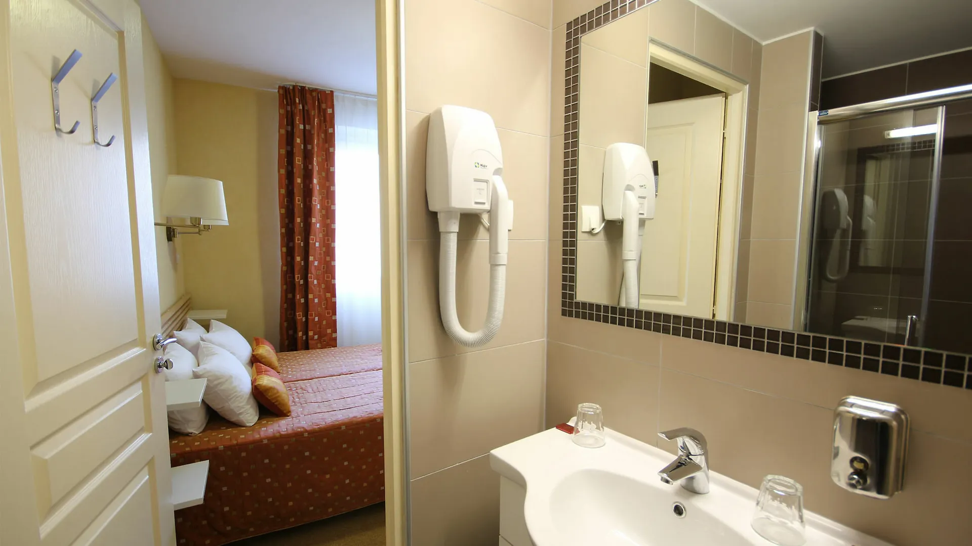 Hotel Atlantic Λούρδη